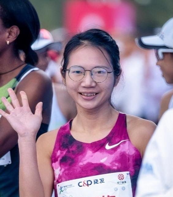 “最快女护士”遭处分，“程序员一姐”获力挺，差距在哪？

34岁主管护师张水华因