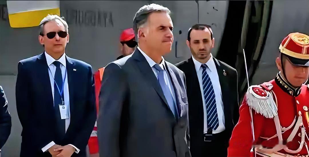 乌拉圭这回抱上中国大腿直接逆袭，中乌建交38周年之际，双向免签安排得明明白白，还