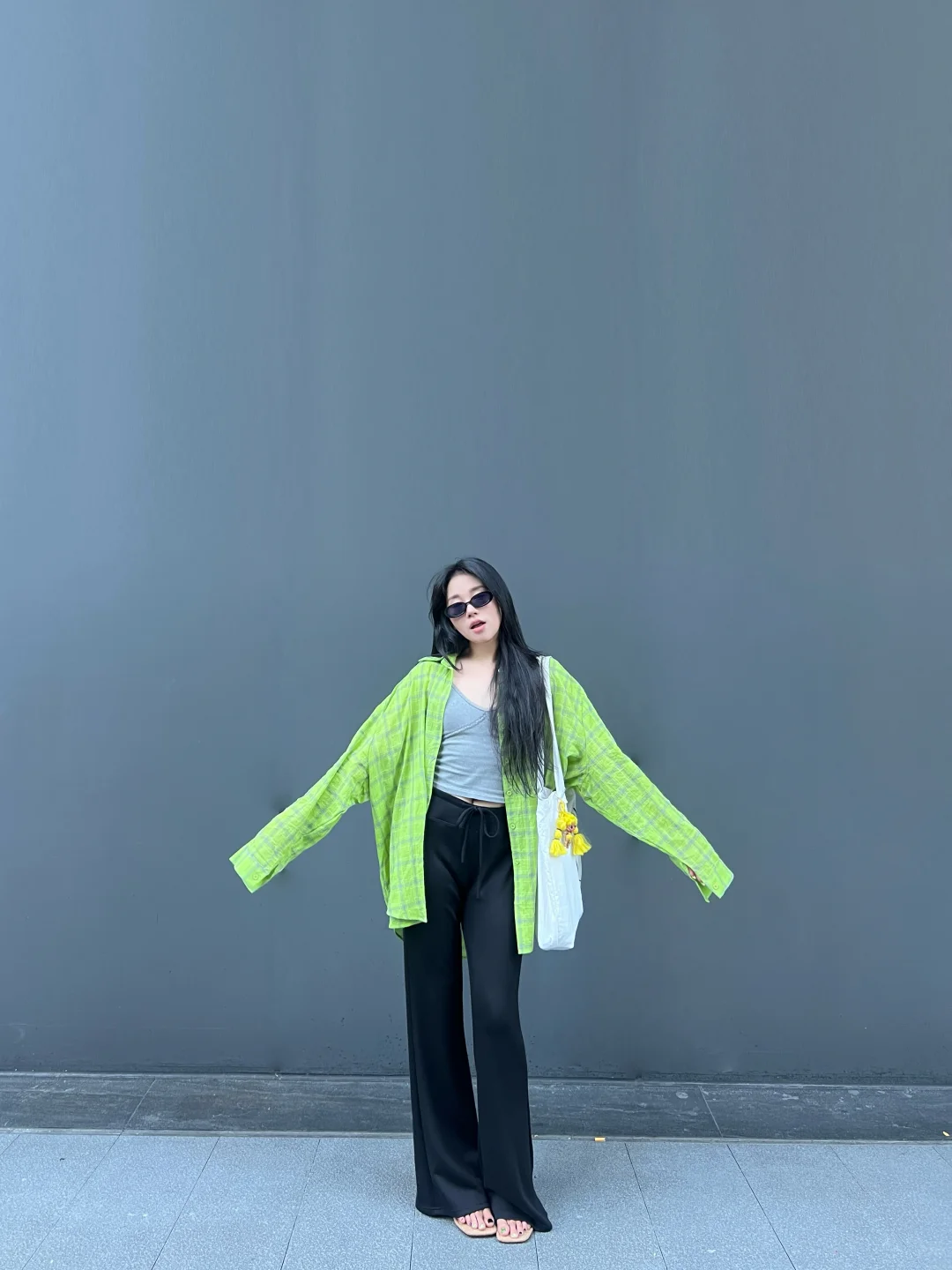 谁说不能穿亮色！💚
