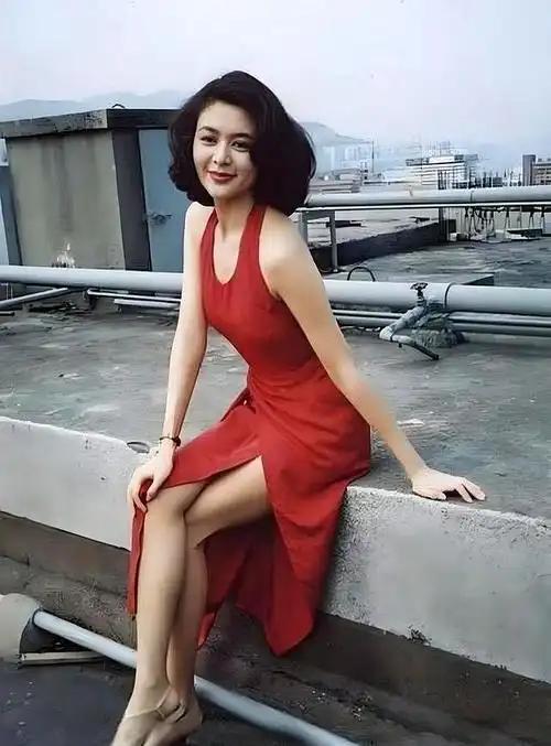 针对近期网传的“关之琳与27岁男模特相恋”的八卦传闻，关之琳工作室第一时间发布声