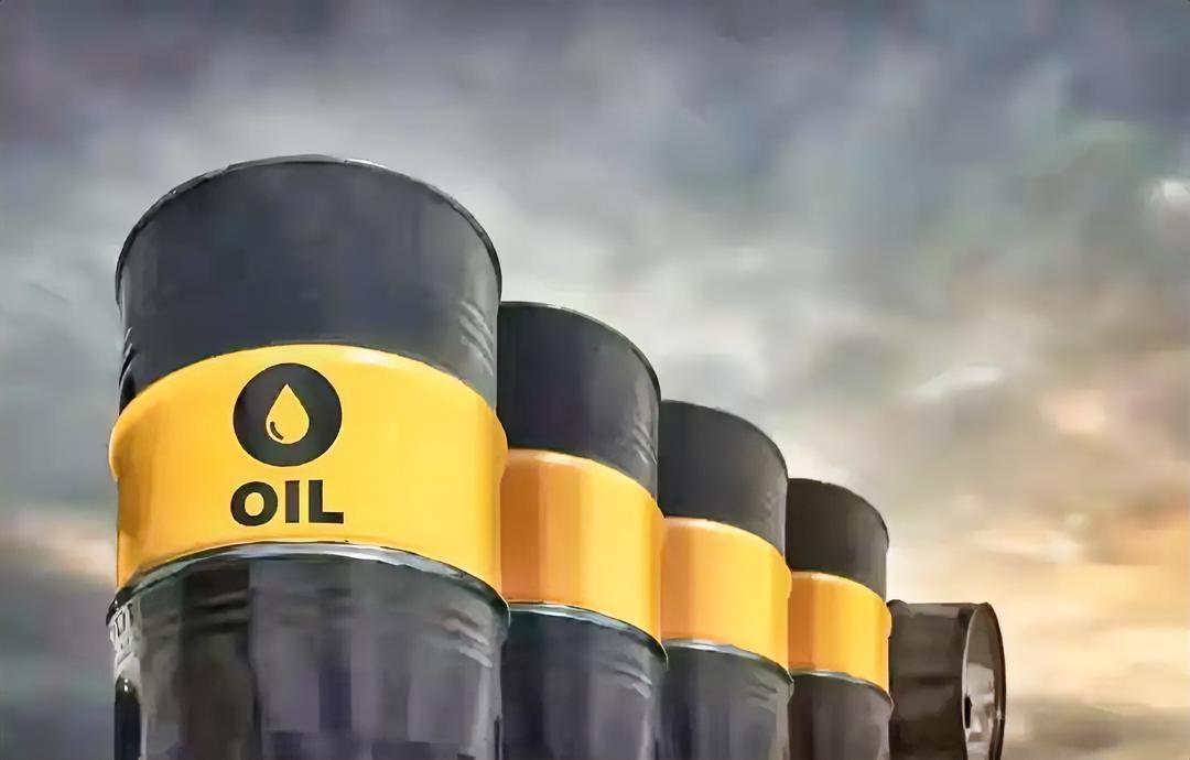 断供突袭！中国炼油厂弃购委油，转投加拿大高价重油？
 
美国强夺全球最大石油储备