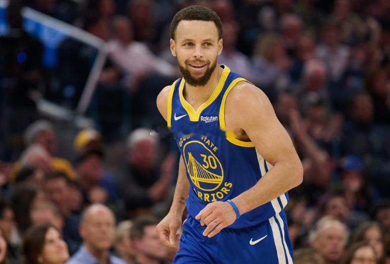 NBA常规赛，金州勇士在客场以140-124的比分战胜犹他爵士。140的得分也刷