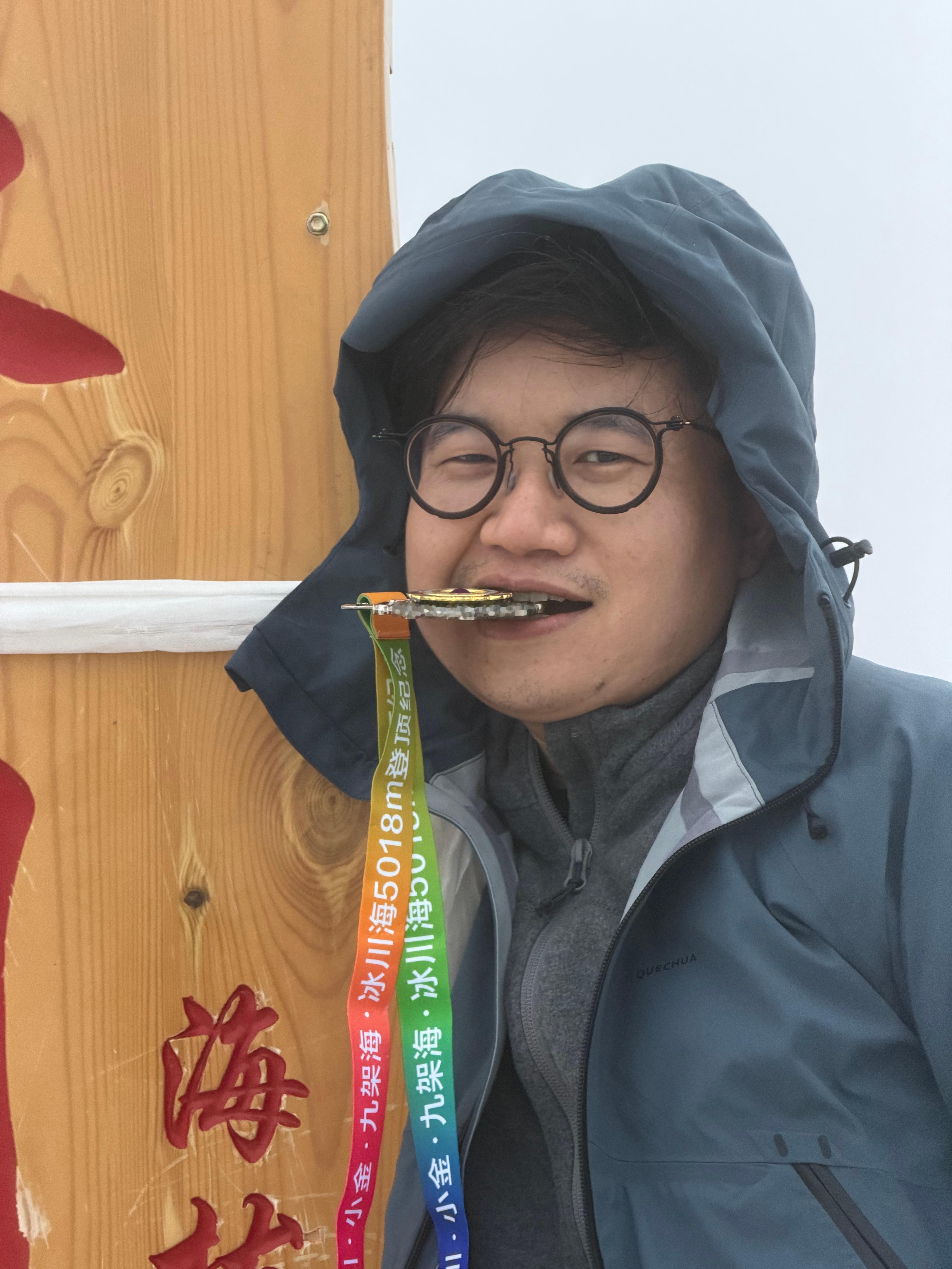 冲顶人生第三座雪山，今天出发去四姑娘山，明天上二峰！海拔5267米