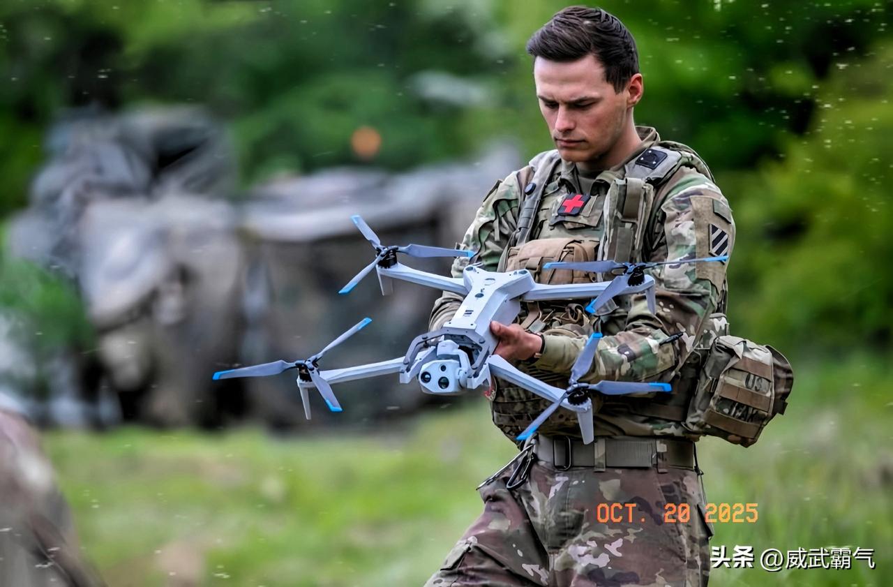 美军无人机被吊打，
美国将军对着麦克风说了大实话！
美国陆军中将科斯坦萨在陆军协