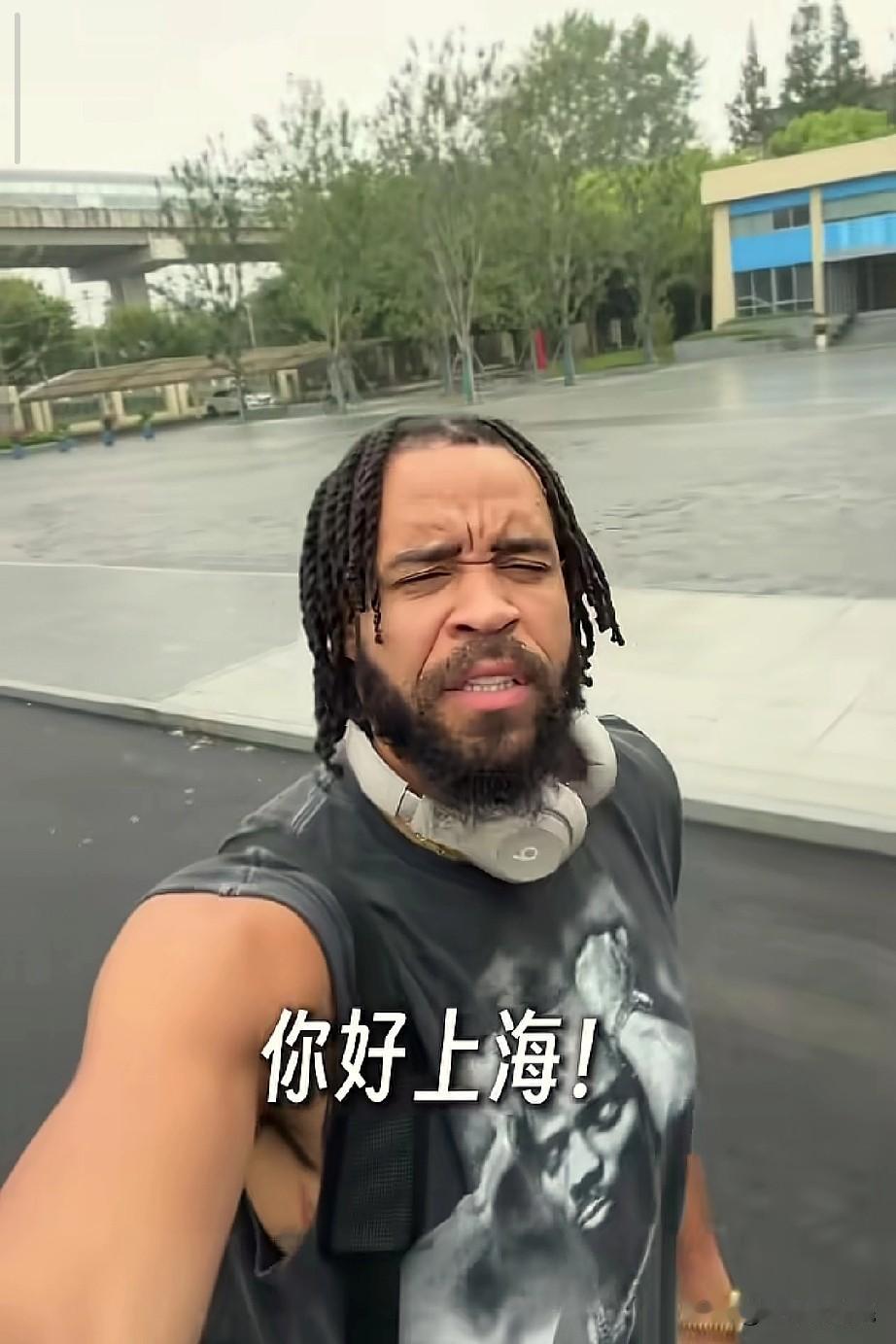 麦基抵达上海，CBA打到最后拼的就是哪个球队资金雄厚。

谁的资金多谁就能签优秀