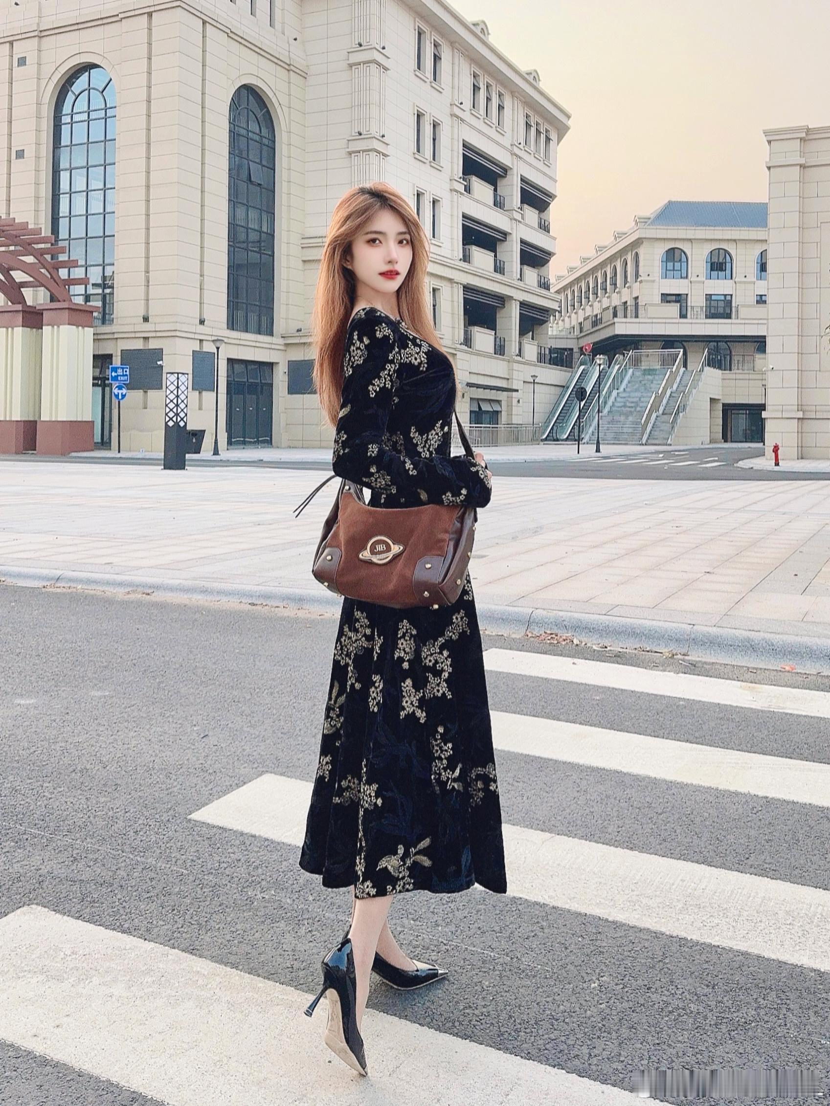 这套小成熟咯 ​​​