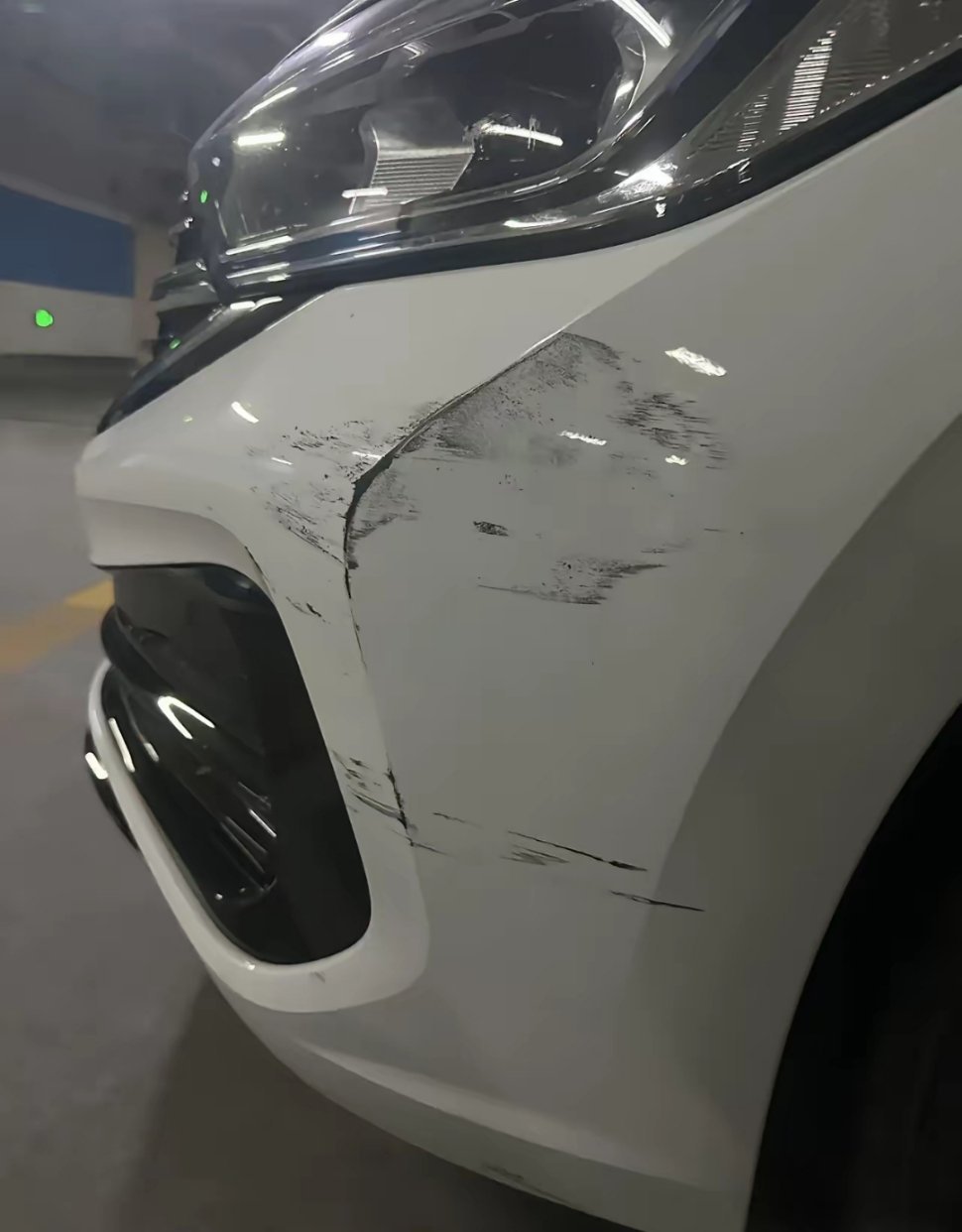 对方全责，对方报保险了我还需要报警吗？车放地库被别人蹭了，对方已经报过保险了，说