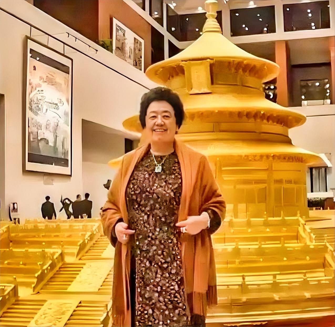 身家几百亿的陈丽华一辈子没刻意减过肥，很多人说她不自律，其实这是顶级实力对世俗审