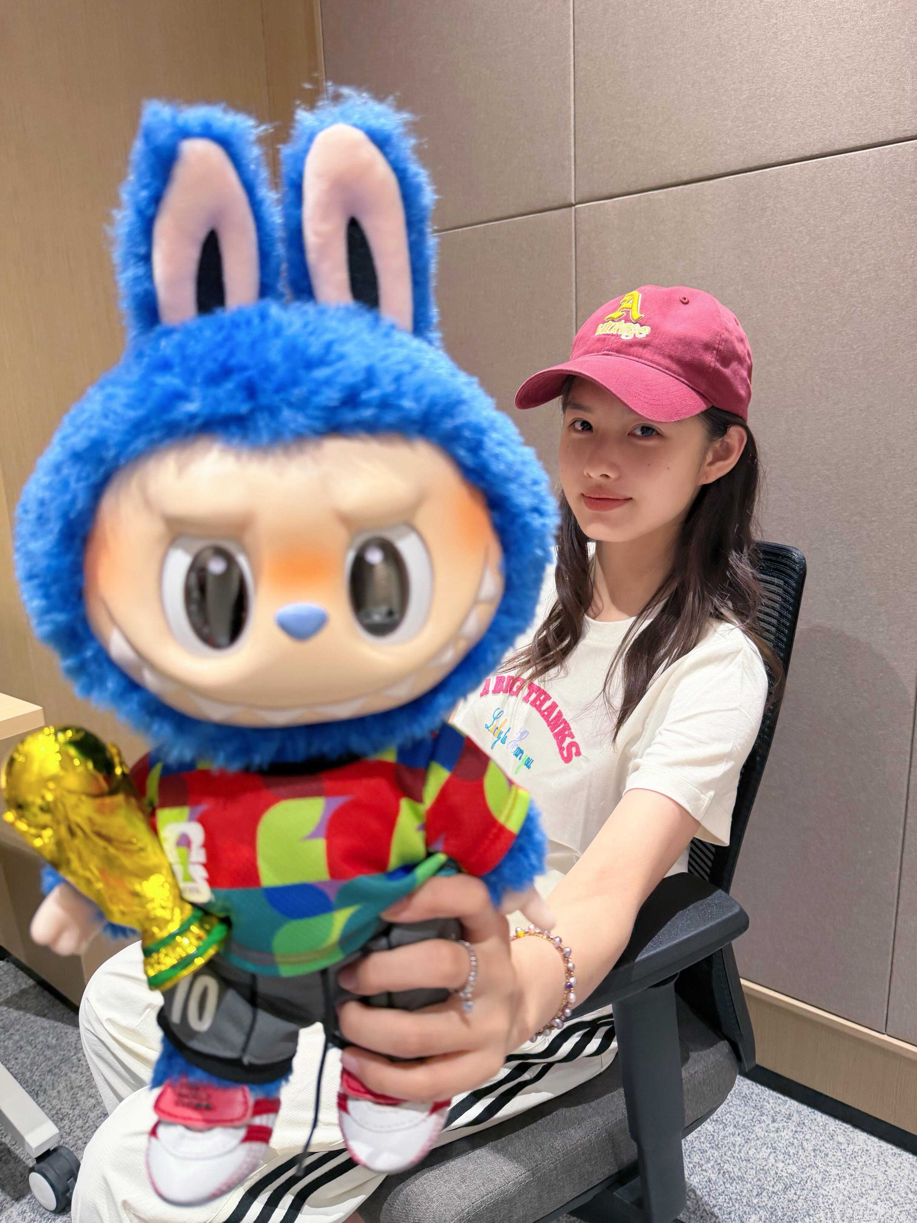 艾米雀骨有效播剧恐怖如斯吧！一组日常照14张图里带了7、8个品牌，吃喝穿戴玩全覆