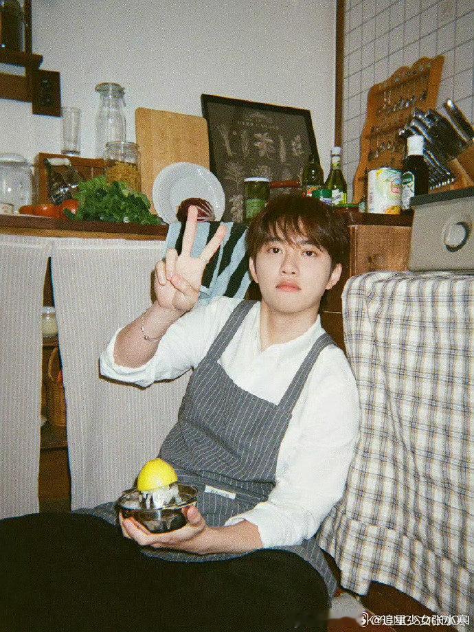 EXO都暻秀14年的成长 都暻秀冻龄，最新的照片真的以为是刚出道的...  都暻