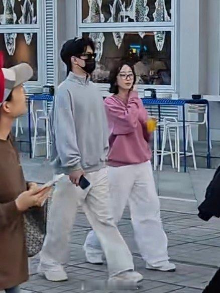 杨洋蒋梦婕宝黛cp同游这是私人行程吗还是录节目 ​​​