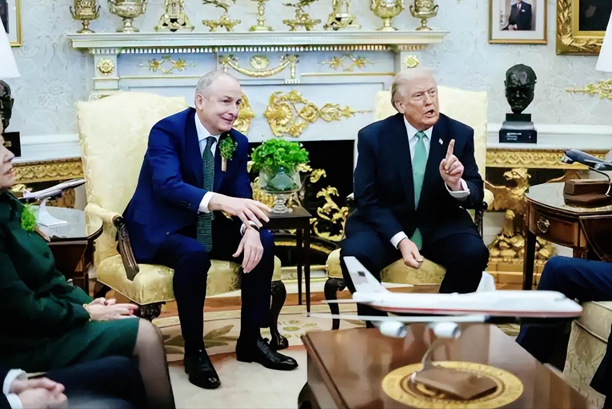 这几天发生的事属实把美国的尴尬摆到了台面上，前脚求着北约和日本出手帮忙，结果被集