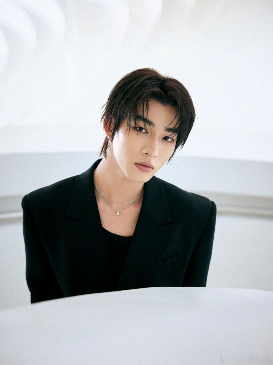 建议林秋楠黑西装半永久 有人懂林秋楠和黑西装的适配度吗，最新公开的黑西装造型，一