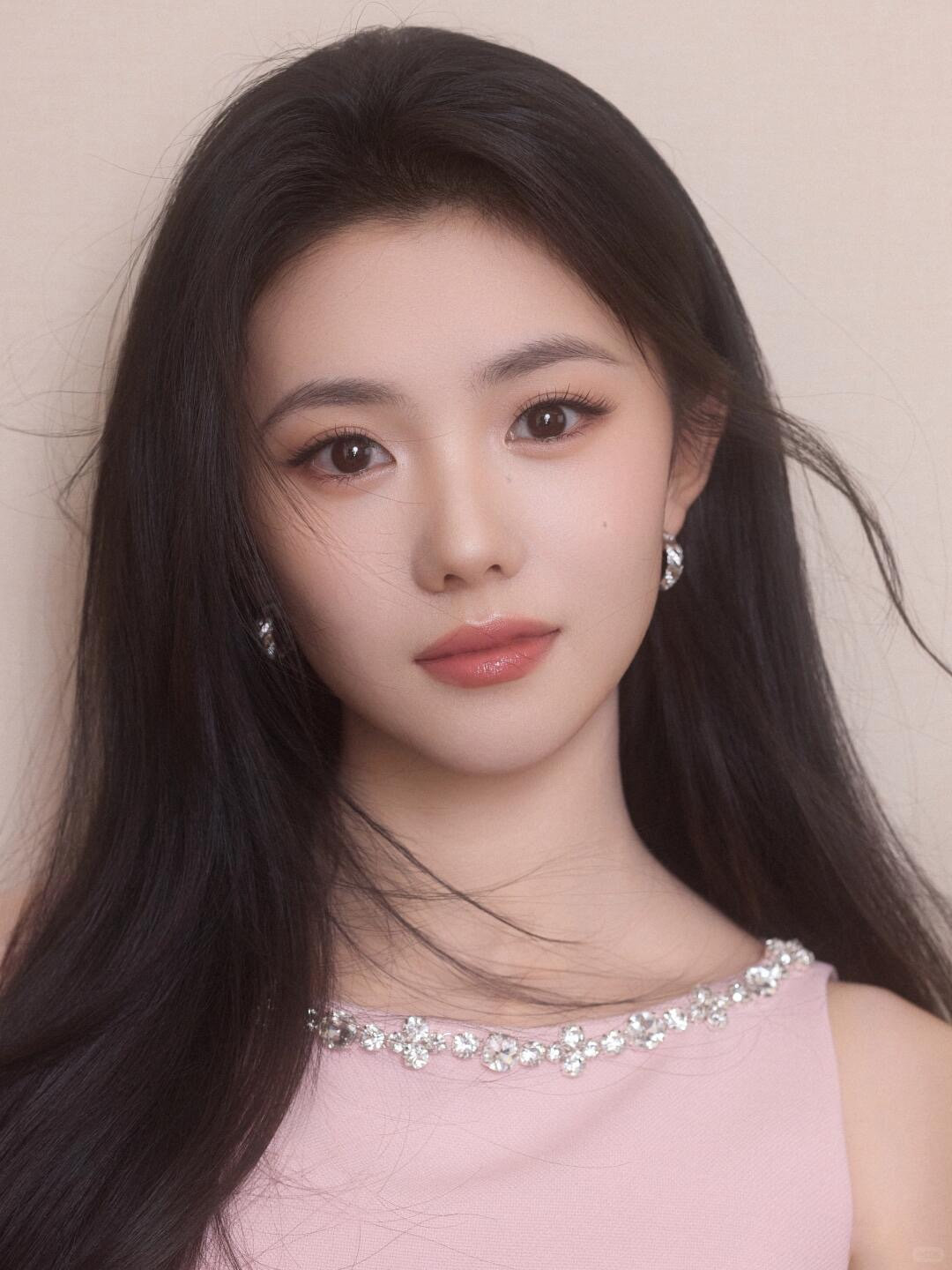 刘浩存随拍｜眼里有光的氧气少女 