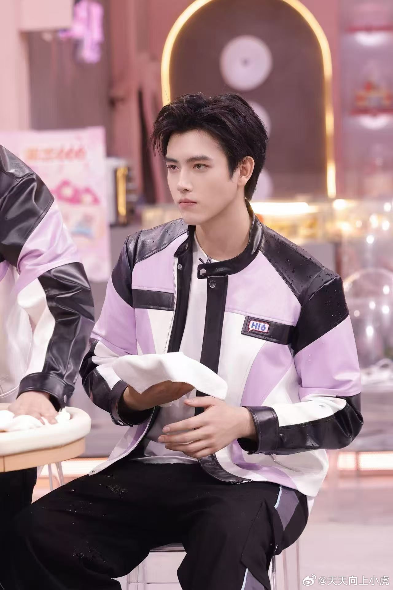 ╭═陈飞宇 📺你好星期六 ═╮🏃♀️携热播剧集纯真年代的爱情嗨六首秀❤️🔥