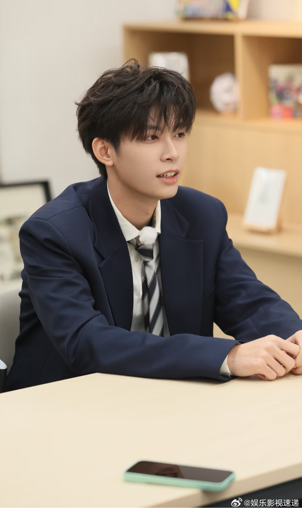 恋综男嘉宾同一天拒绝2位女嘉宾怦然心动20岁 恋综修罗场名场面又增加了，小新同一