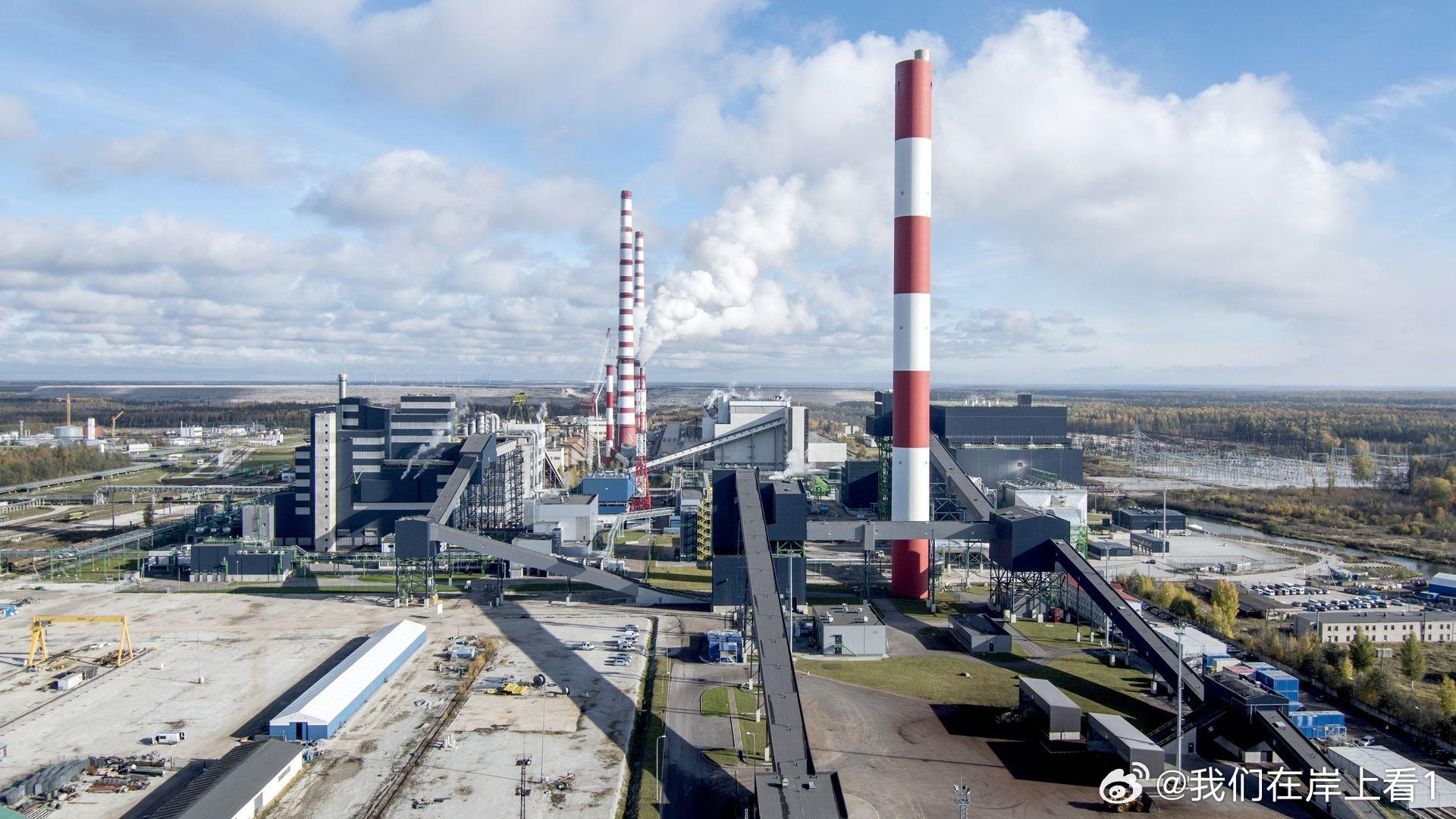 早上一架俄罗斯无人机击中爱沙尼亚奥韦雷发电厂的烟囱，爱沙尼亚表示，俄罗斯的无人机