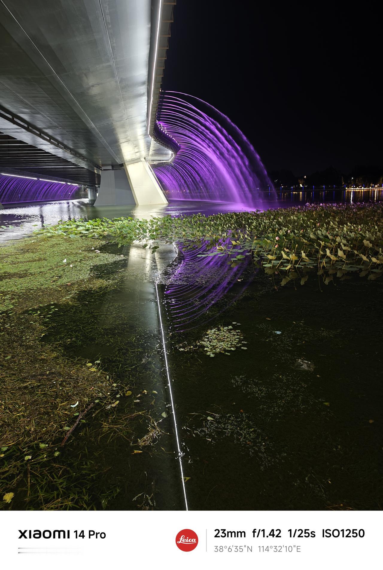 昨晚和先生聊天，他很感慨的说起近期他身边朋友的故事。 
一男同事副处级，长期和爱