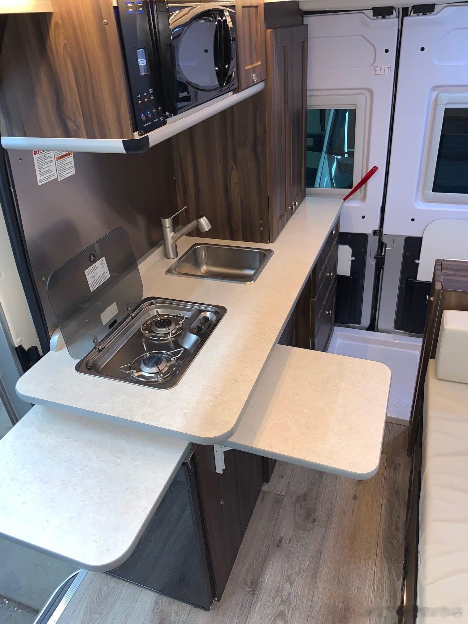 紧凑的布局，车身长度5m4 