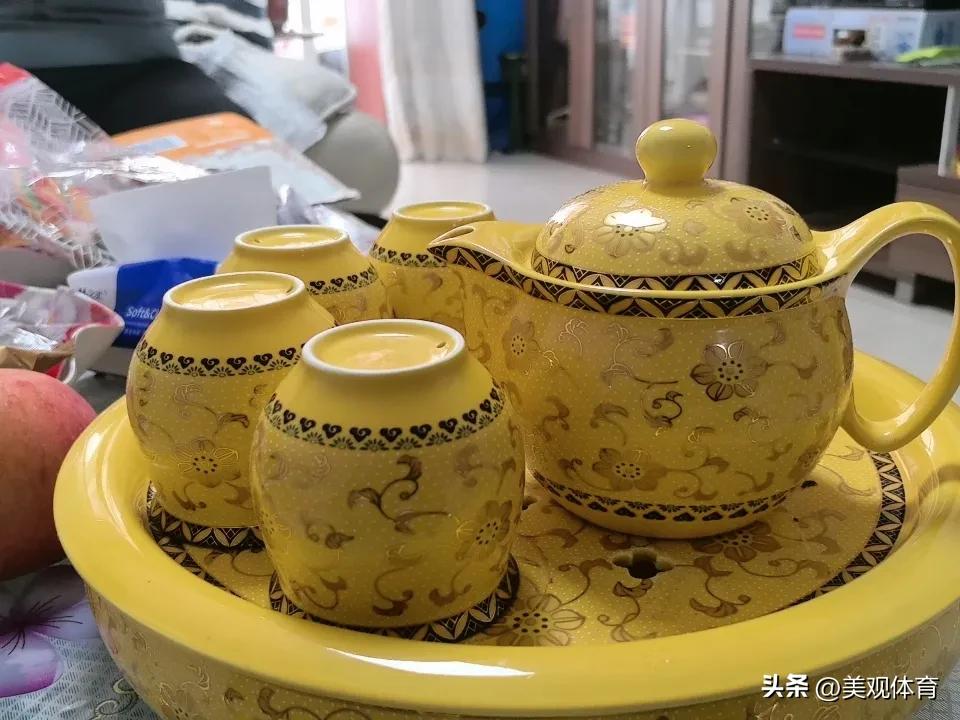 存放好多年的茶具，发着也是浪费，于是拿出来用了，不过，喝过水也太麻烦了。