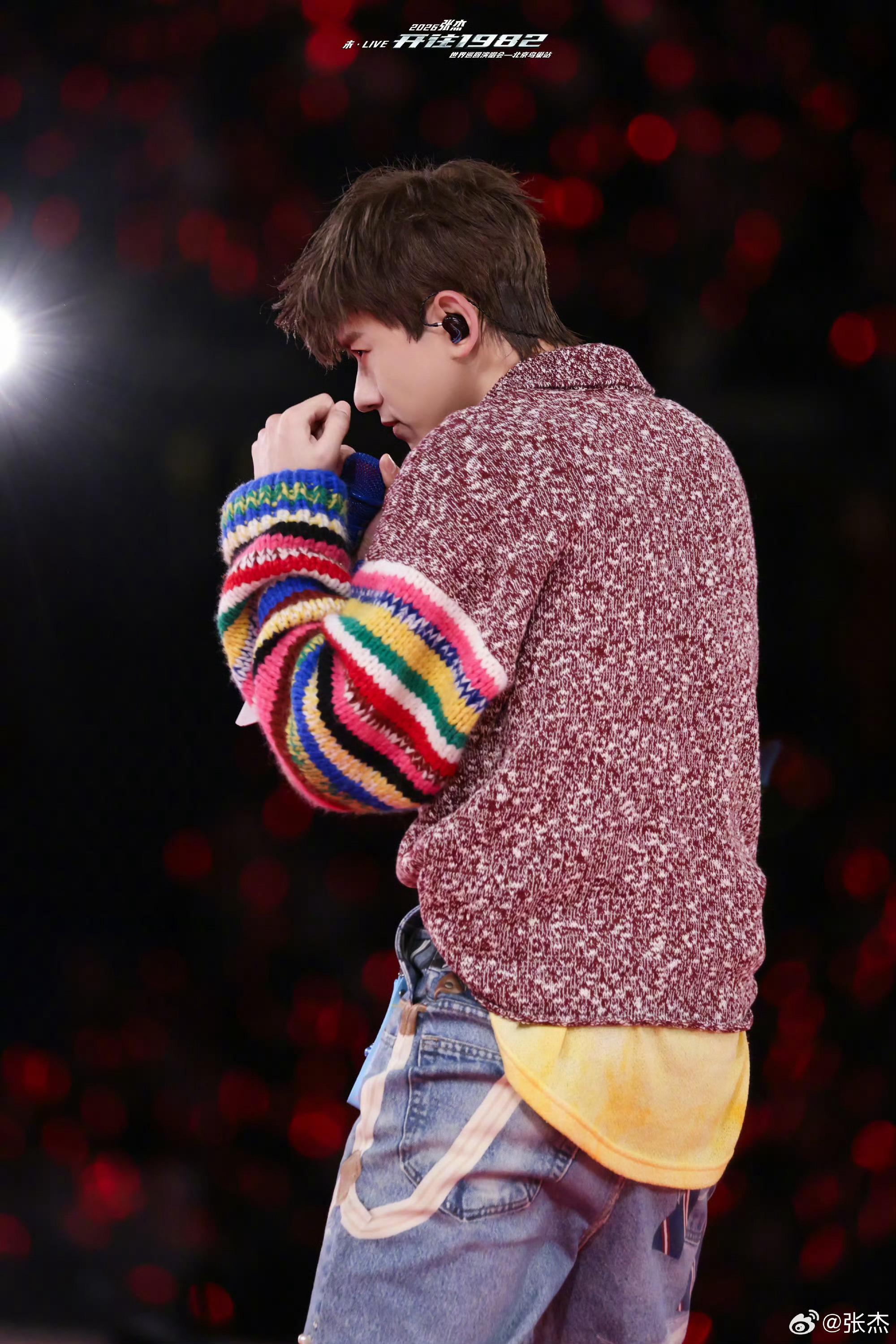 张杰演唱会每一场都有新惊喜环形舞台、光影特效、歌单新编，张杰一直在准备新惊喜，星