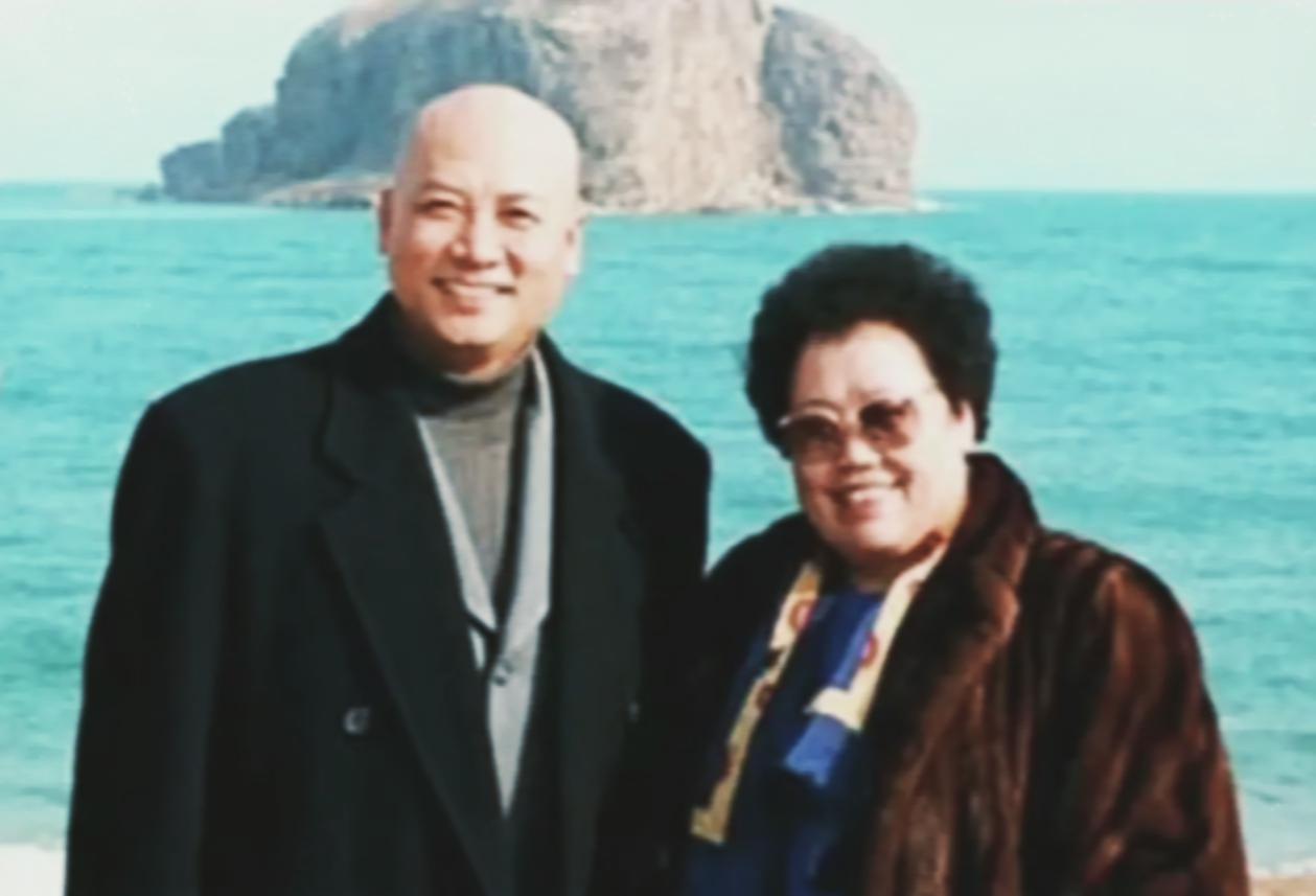 陈丽华走了，网传470亿遗产全给子女，可没人敢说迟重瑞输了。

36年的婚姻，早