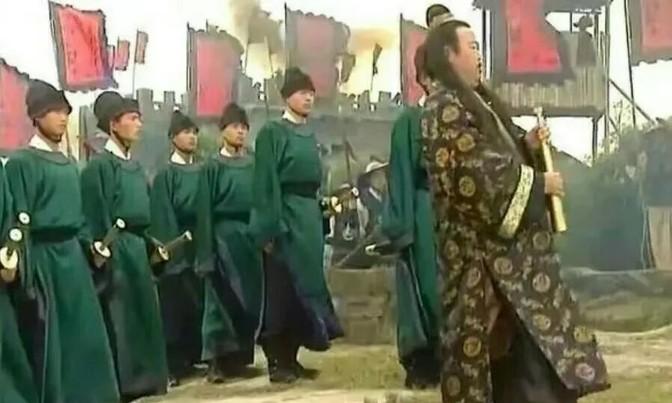 1662年，20岁的郑经与35岁乳母生下一子，郑成功气得口吐鲜血，下令处死妻子董