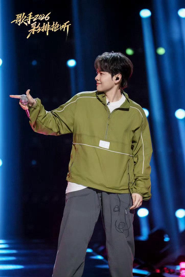 歌手2026全员回应排名尤长靖回应歌手排名歌手2026意外跻身前三，尤长靖坦言压