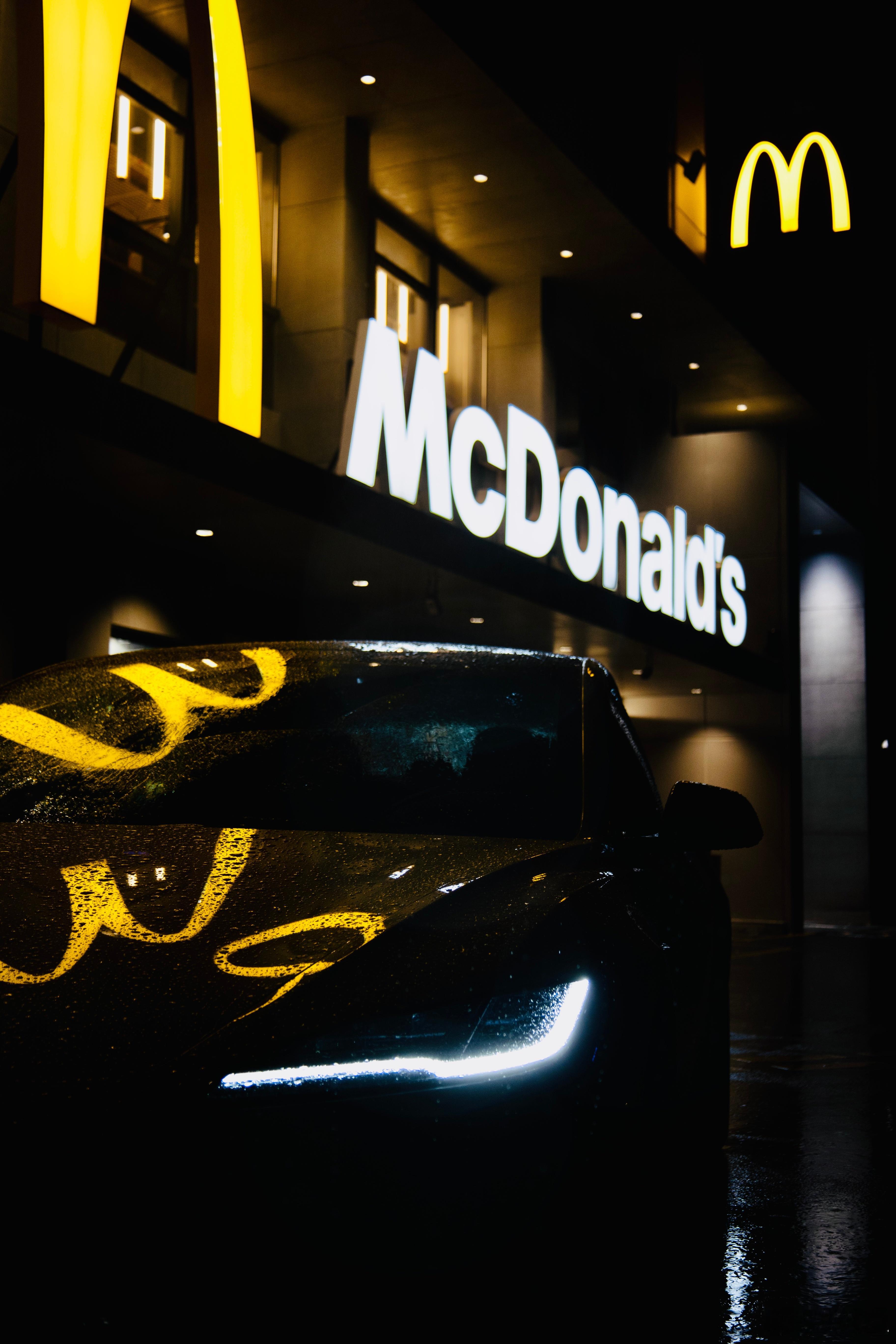 焕新版Model 3这灯确实好看(之前拍的)犀利 等新Model y实车吧一个贯