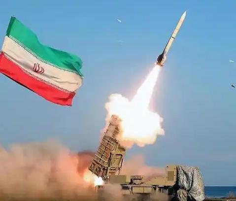 打了一个多月，伊朗人才猛然惊醒，真正的死敌，根本不在华盛顿，也不在特拉维夫！而在