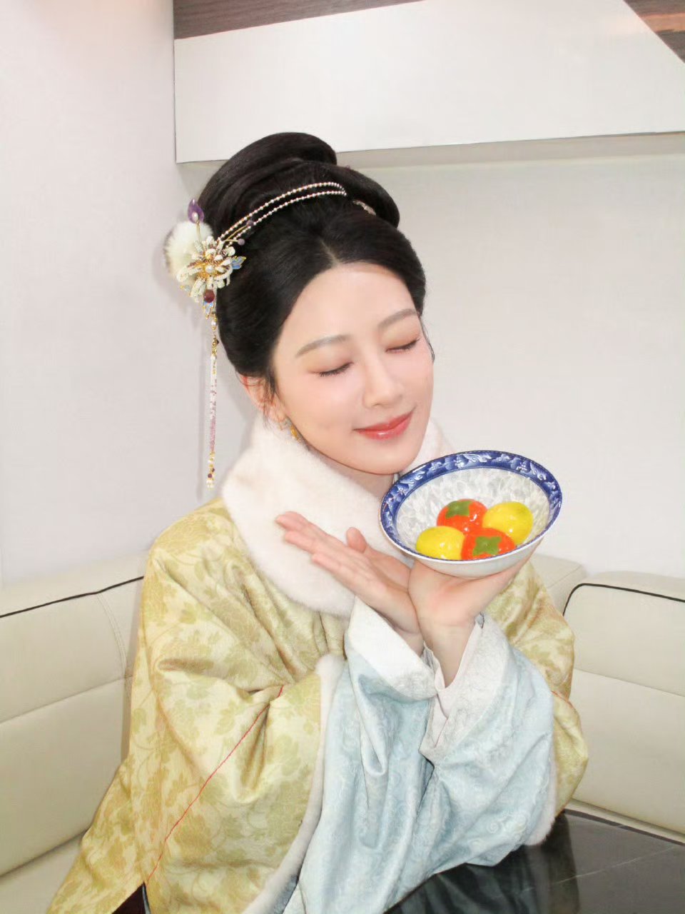 杨紫家业妆造变化 从落魄小姐变为家主，杨紫李祯的妆造美美哒[爱慕][爱慕][爱慕