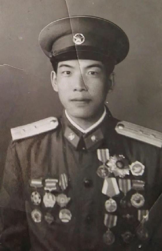 于琛，1928年生于黑龙江双城，中共党员，志愿军铁道兵团卫生连班长、二级模范。1