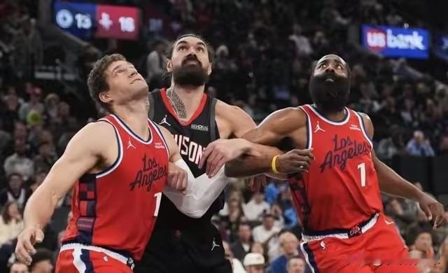 2月3日！随着哈登申请交易，这3支球队或许最适合他:
 
一、火箭队。目前火箭队