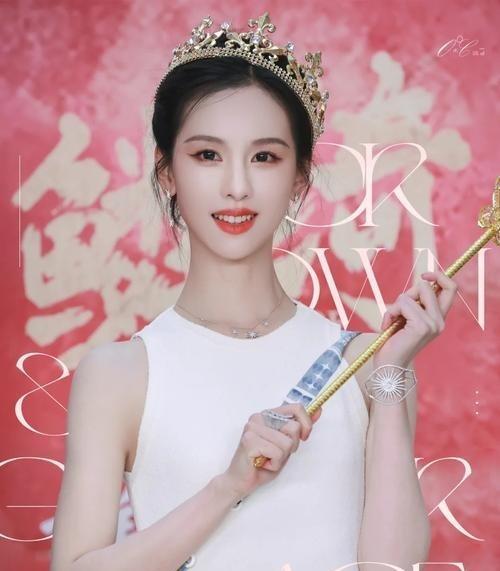 陈都灵在综艺后台，手里拿的不是台本，是考研复习资料。
她坐在那儿，低头看。