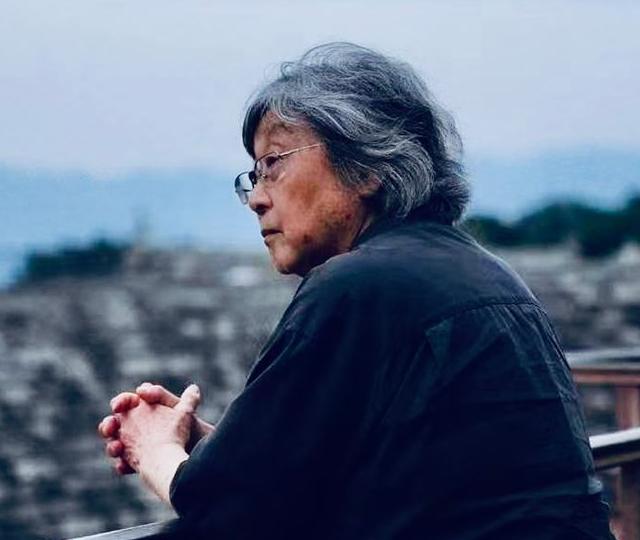 伺候大师半生，孕期被狠踹反被逼大度！高知妻子镜头前彻底崩溃
一场本该聚焦“中国植