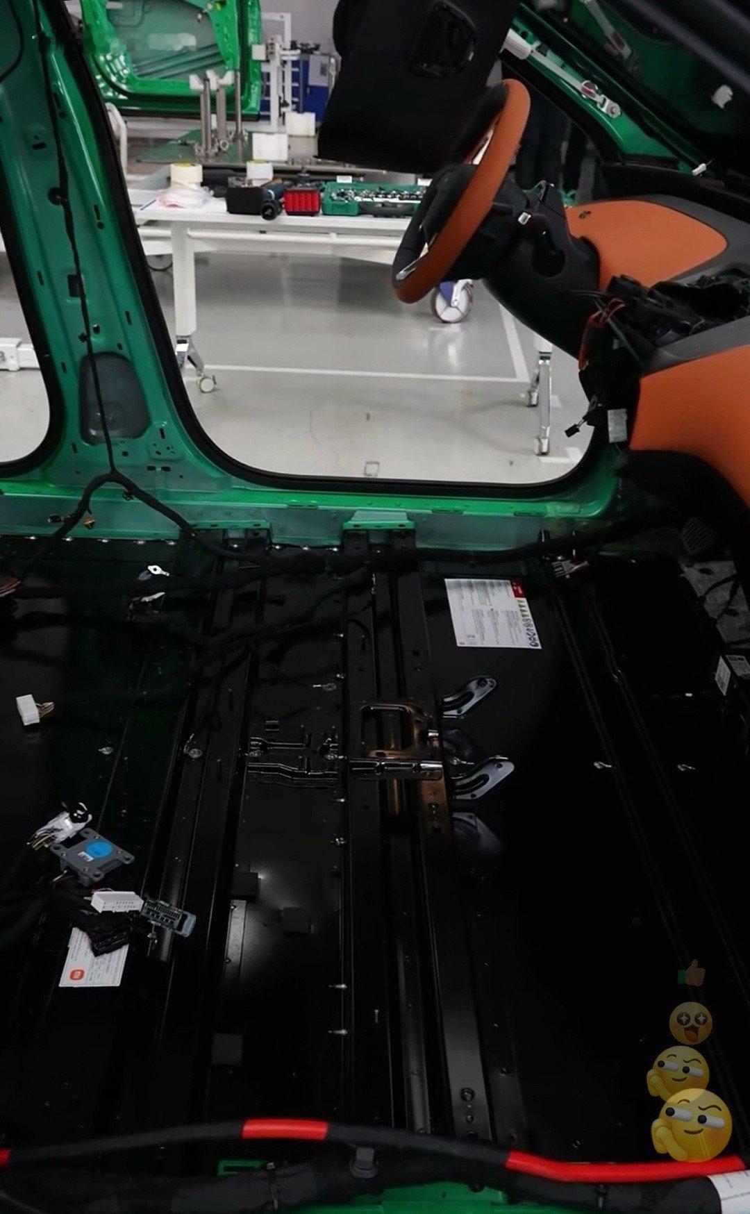 雷总咋回事？一个企业老板，和工程师聊车内部结构，还聊的有来有回，懂得非常多啊！ 