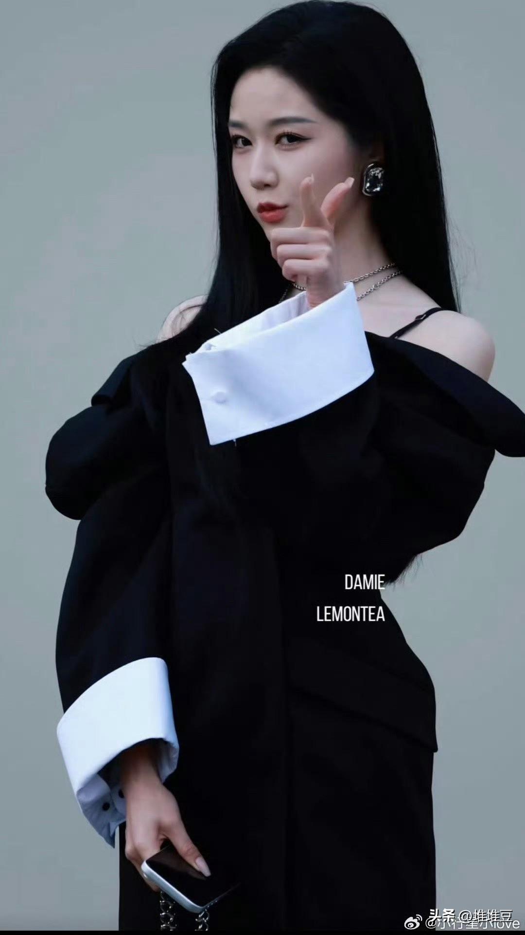 岳雨婷反转了，但我还是想说句实话：她不是没资格，是真的太高调

岳雨婷这次巴黎时