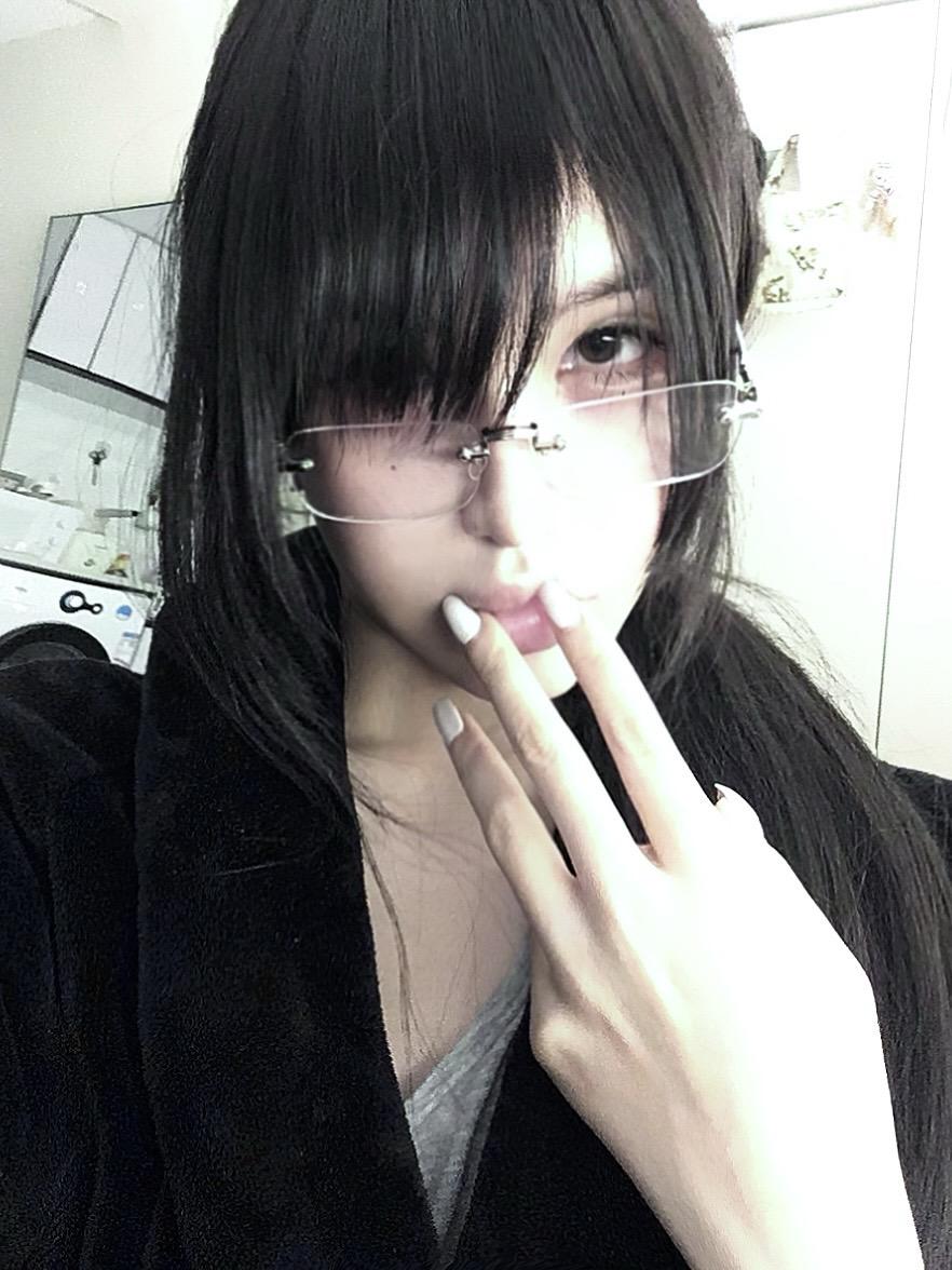 又跟那个女的聊天 是想逼死我吗