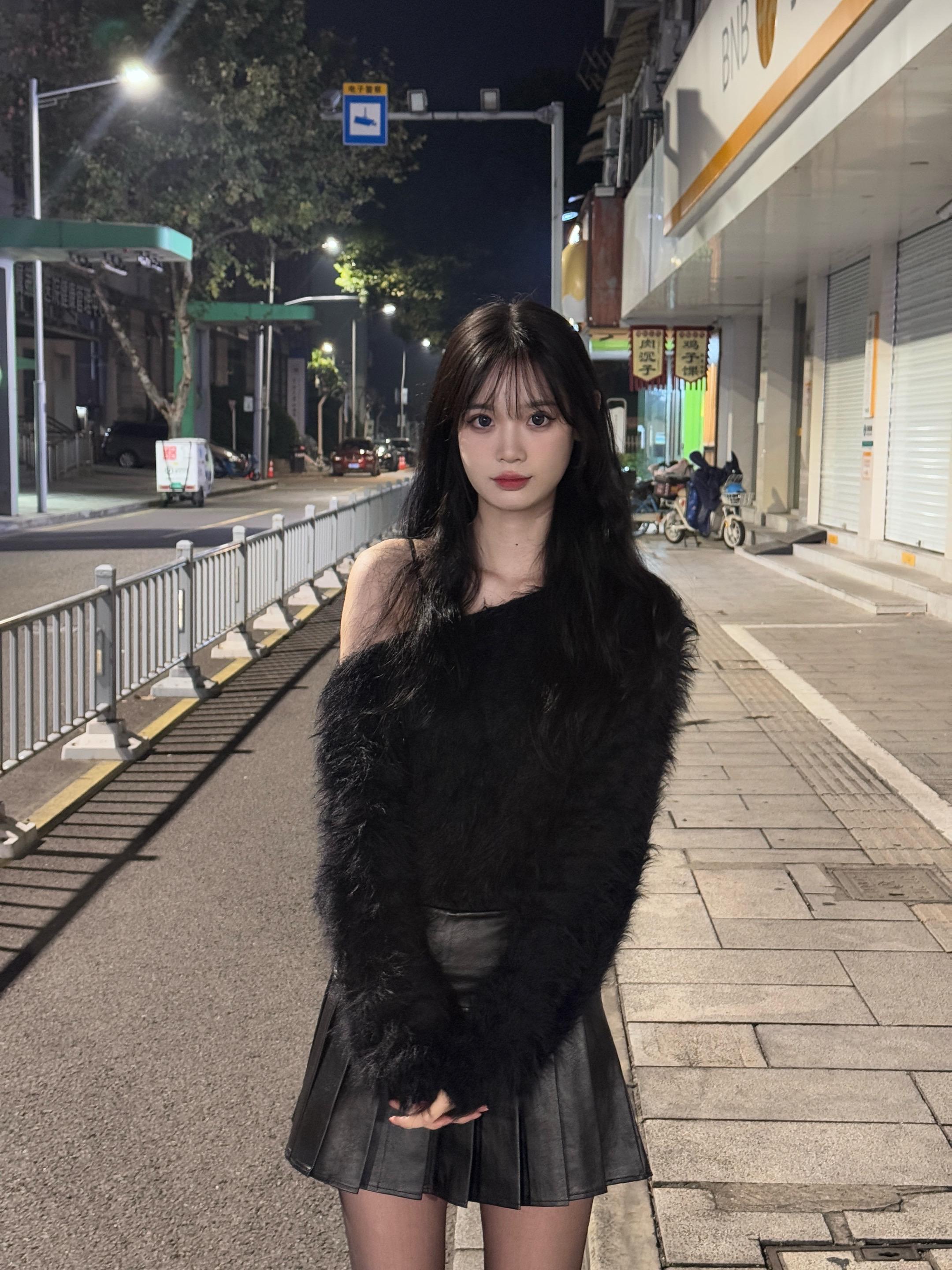 某一刻我发现我珍视的人对我轻慢 于是 我决定断了念想