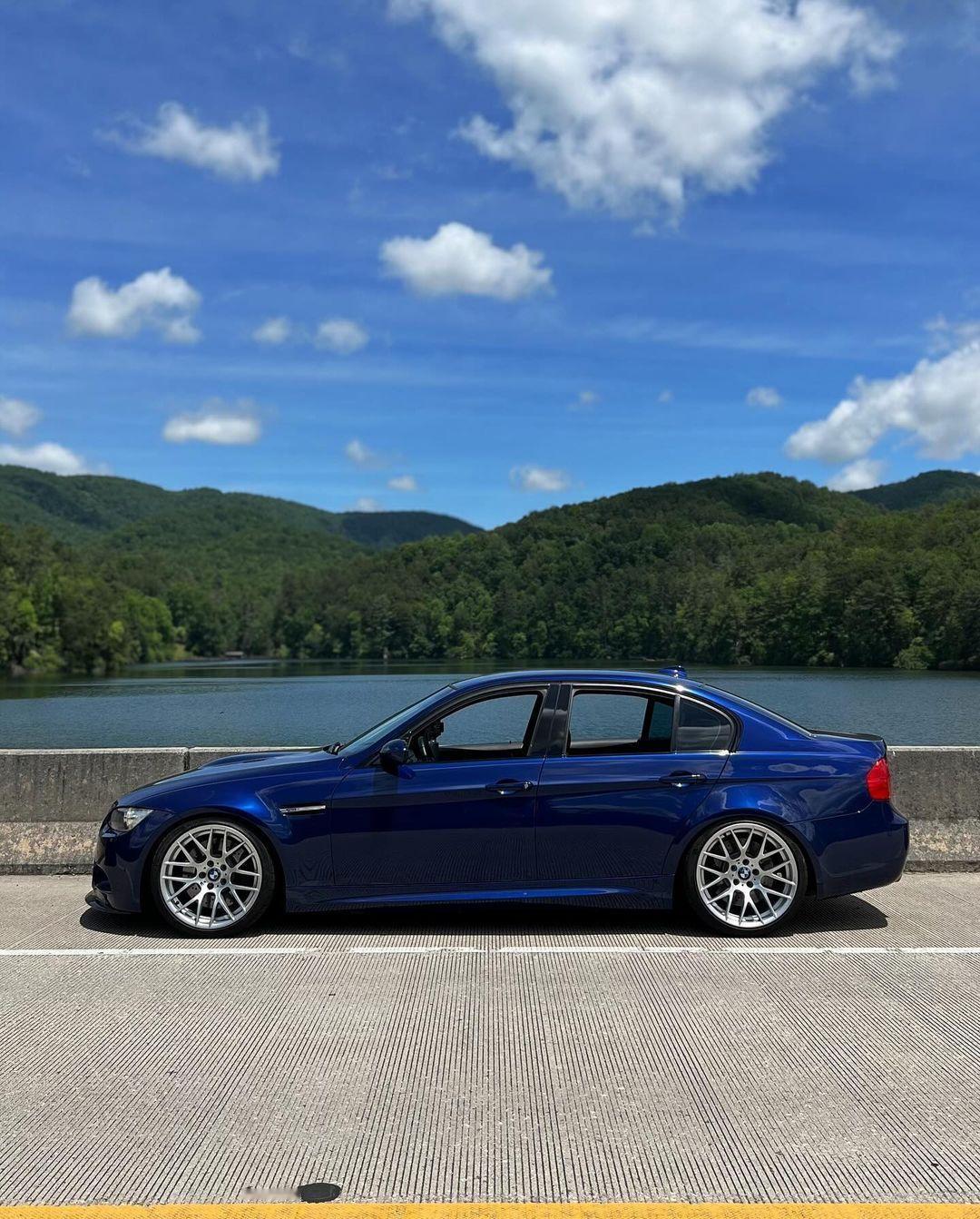 #宝马m3# 历代M3中，我觉得E90的比例最均衡。E90 M3 + 原厂Sty