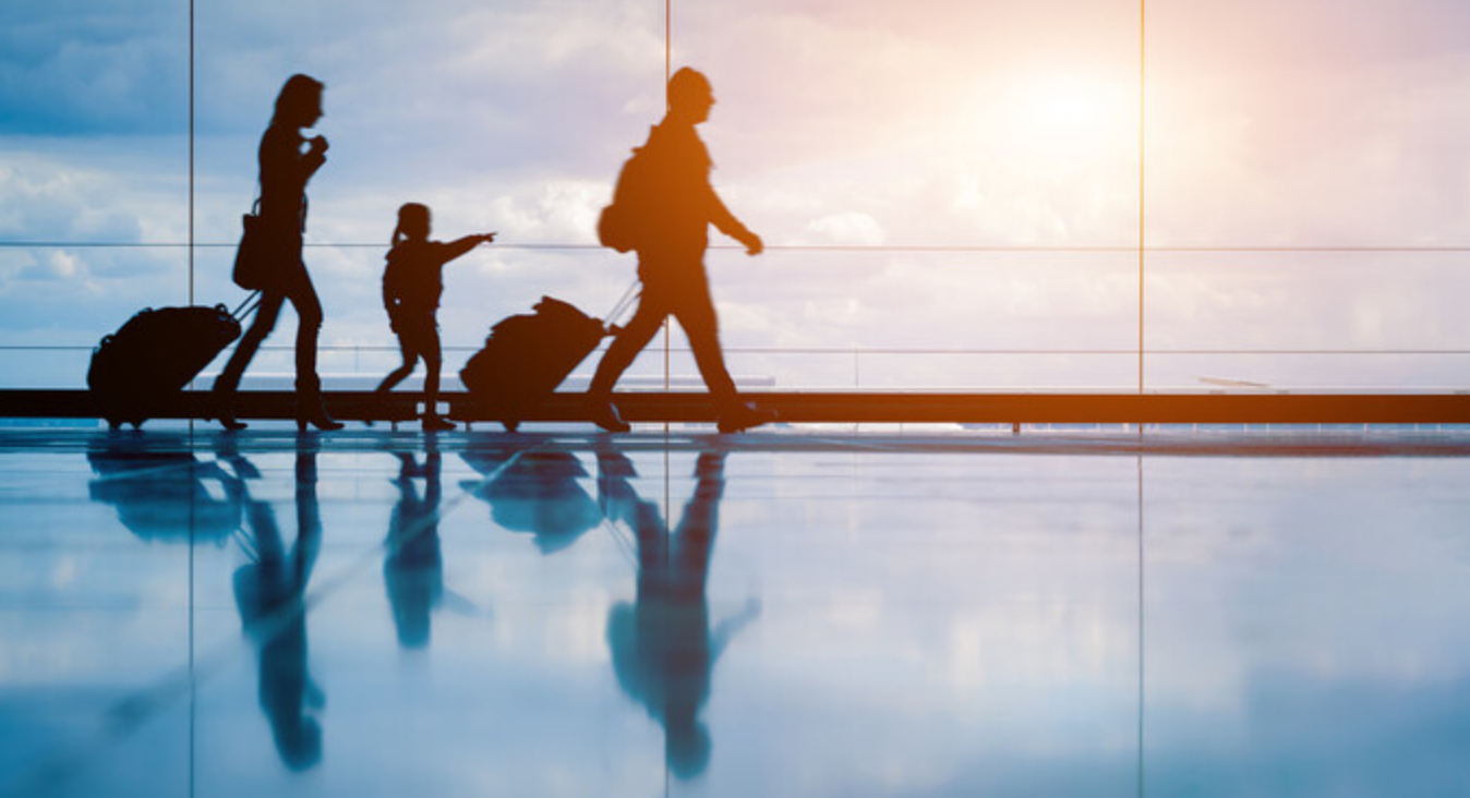 赴日航班超四成取消【12月超1900个赴日航班取消，旅客量大降但票价提高】赴日旅