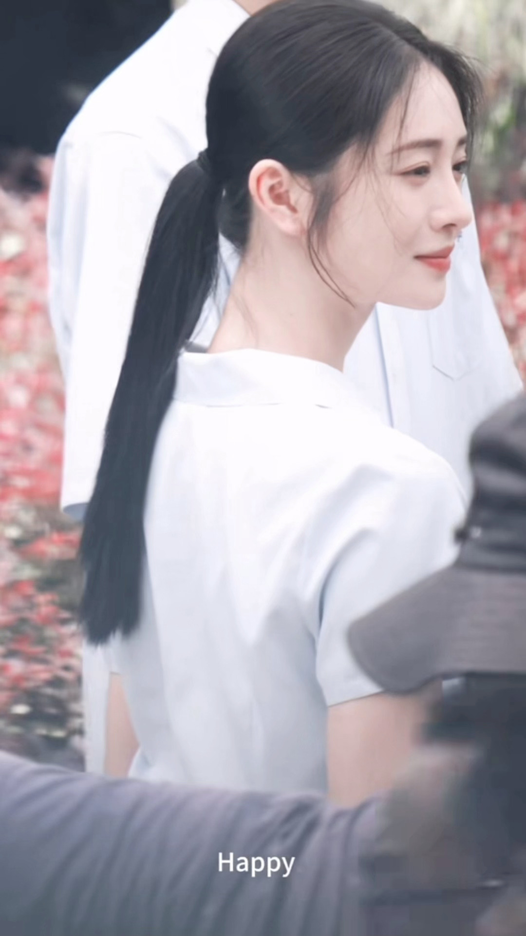 周洁琼《灼灼烈日》路透，这个妆造好素好清新 ©️水印 