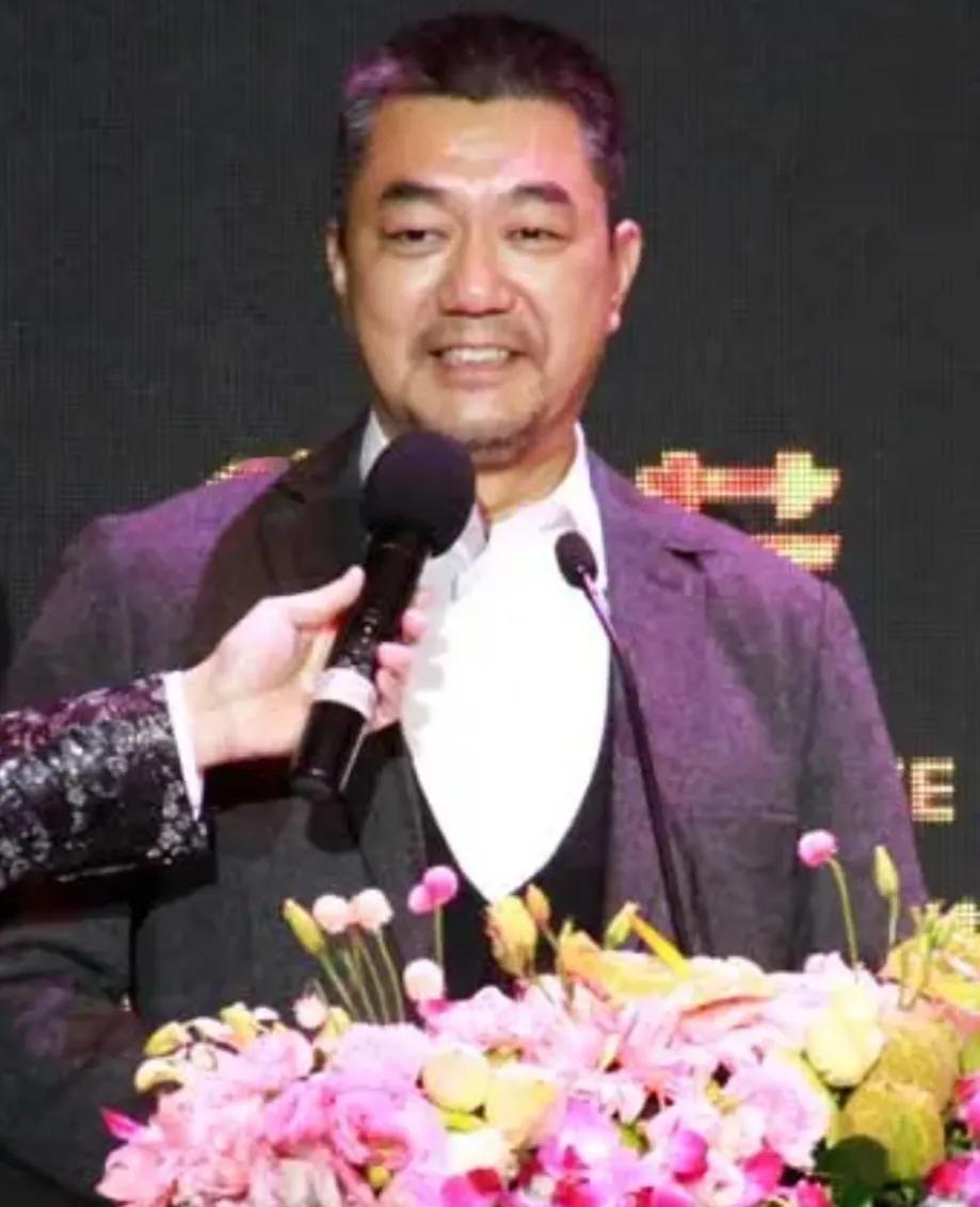 获得影视大奖提名就意味着成功

演员董勇在“”白玉兰“颁奖晚会现场，对采访他的记
