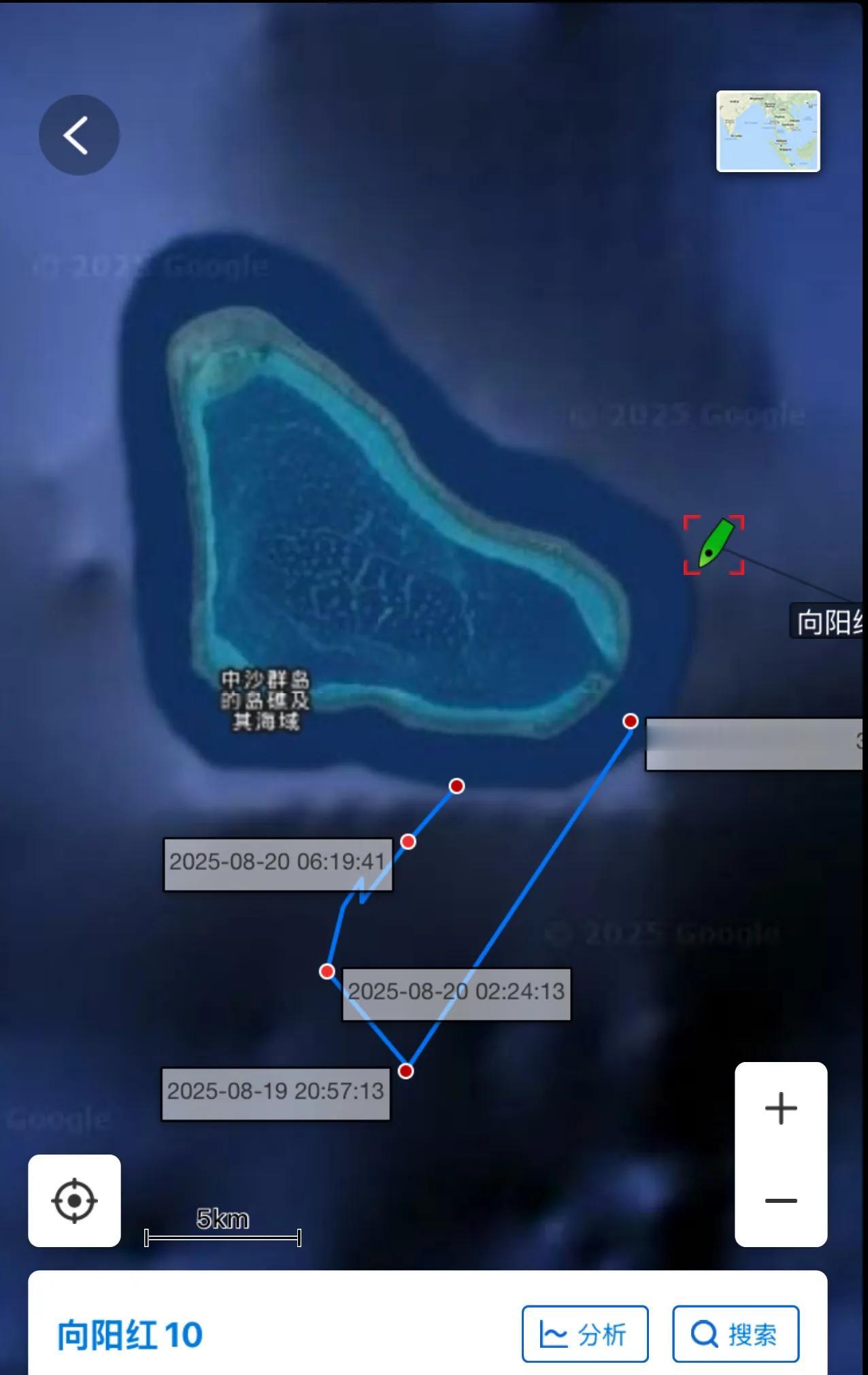 根据相关报道，向阳红10号和珠海云号科学考察船位于黄岩岛附近海域进行科考活动，并