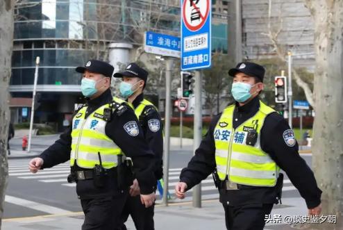 我儿子去年退伍以后，由于符合条件，身体素质较高，就报考了我们县城的特巡警大队里边