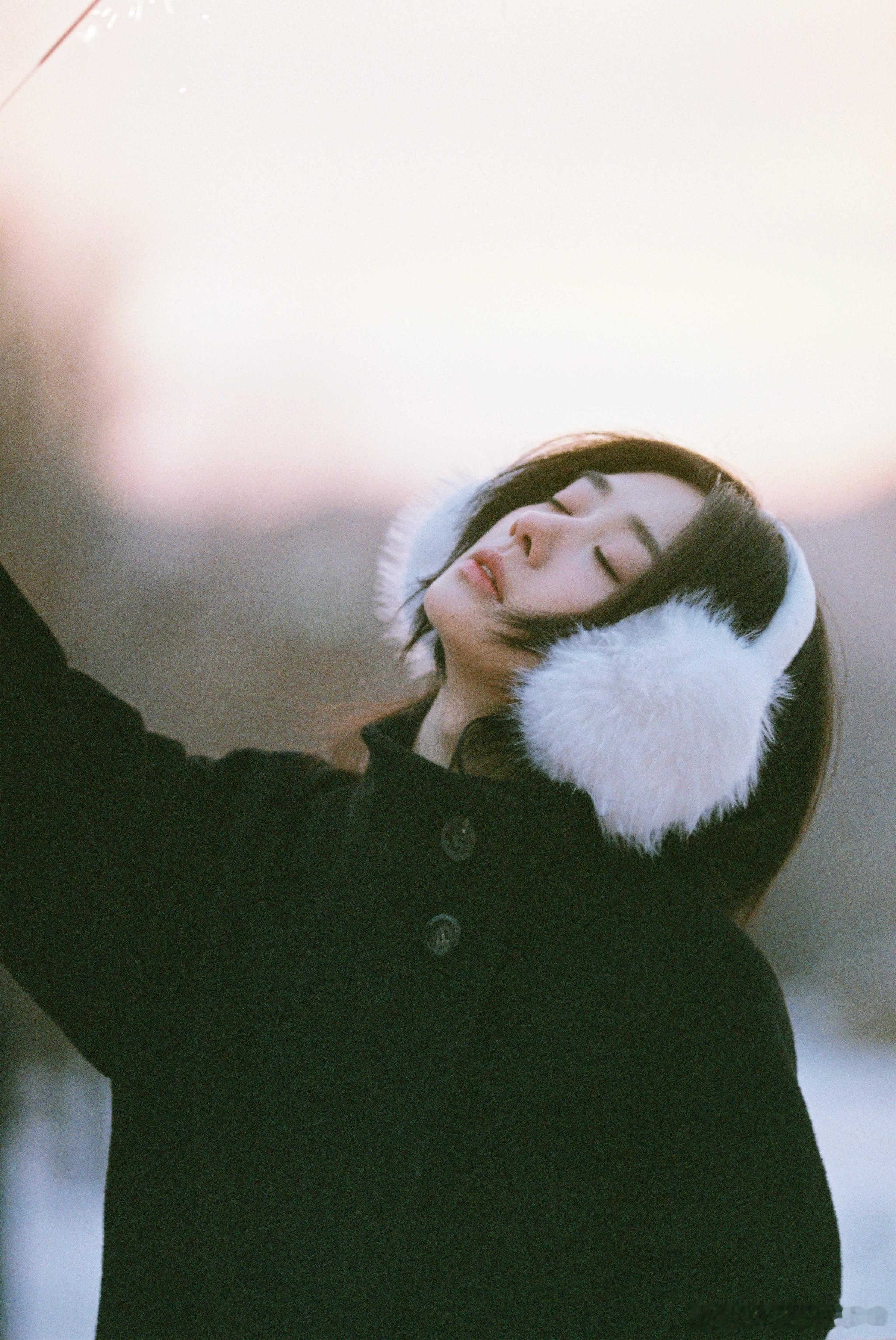 见春天 陈飞宇王影璐真的太期待王影璐演《见春天》了🥹！清冷又温柔的气质，自带青