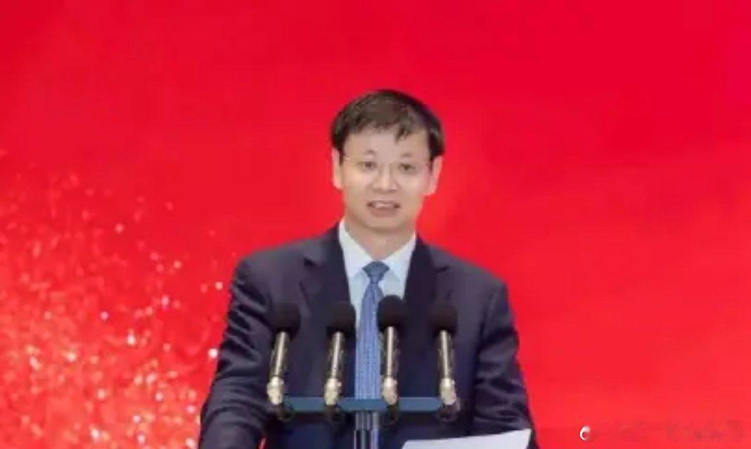 胖哥论坛[超话]【辽宁省委主要负责同志职务调整】新华社北京9月30日电　日前，中