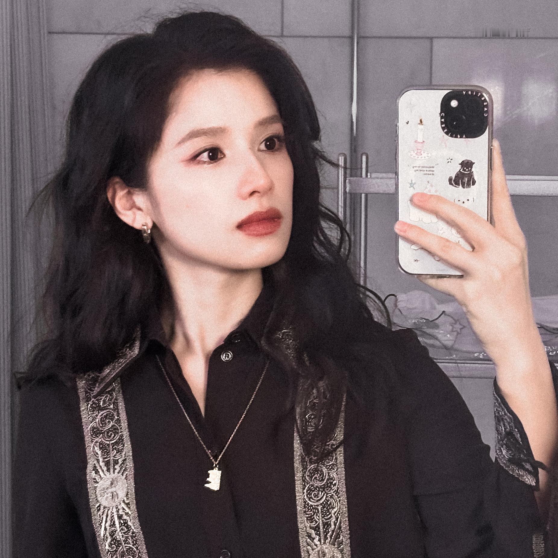 ⦿张婧仪👸🏻自己就是原创头像背景图素材库 