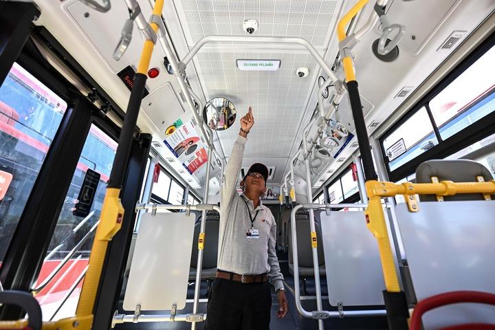 中国造电动公交驶入智利！140座低耗车型助力圣地亚哥绿色转型
 
拉美社12月2