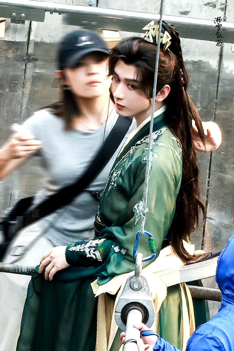 #成毅赴山海绿衣造型#已经期待满满啦 ​​​